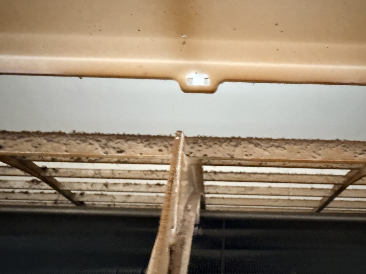 新北市鶯歌區退租後細清・機頂・積塵與髒污
